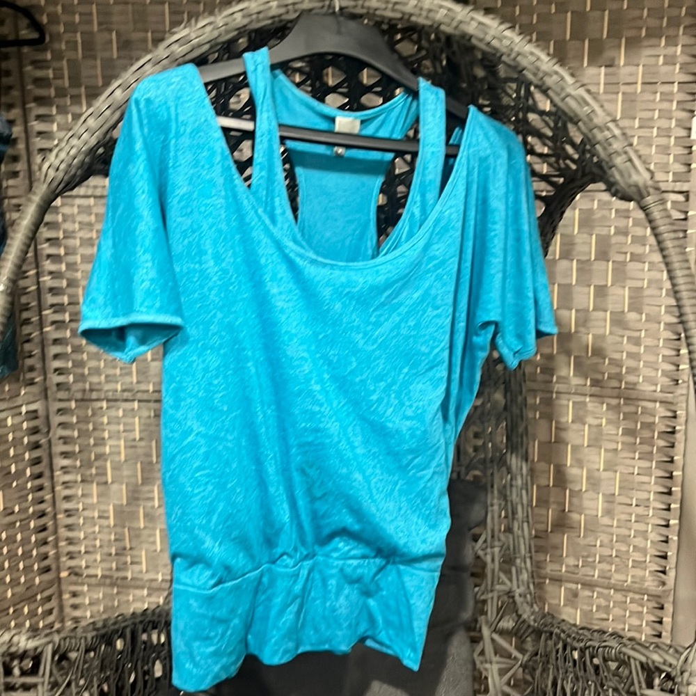 BENCH Attached tank off shoulders bench  top cute